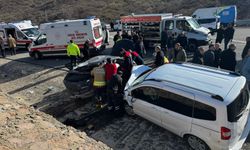 Bingöl’de feci kaza: 2 ölü, 2'si ağır 3 kişi yaralandı