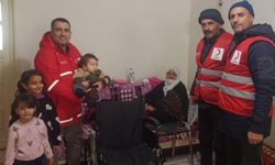 Kızılay’dan gazi eşine tekerlekli sandalye desteği