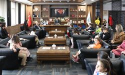 Bitlis’te Minik Öğrencilerden Belediye Başkanı Tanğlay’a Ziyaret