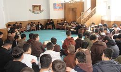 İmam hatipliler okul mescidlerinde mukabele halkalarında buluşuyor