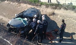 Kamyonla çarpışan otomobilin sürücüsü hayatını kaybetti