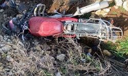 Devrilen motosikletin sürücüsü hayatını kaybetti