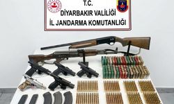 Diyarbakır’da silah kaçakçılarına operasyon