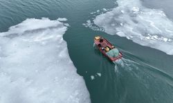 Nazik Gölü’nde buzlar çözüldü, tekneler yeniden suya indi