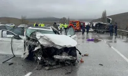 Bayram Tatilinin İlk Saatlerinde Acı Kaza: Baba ve Oğlu Hayatını Kaybetti