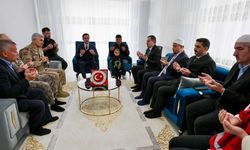 Bitlis Valisi Karakaya'dan Şehit Aileleri ve Gazilere Bayram Ziyareti