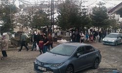 Bitlis'te arefe günü mezarlıklar ziyaret edildi