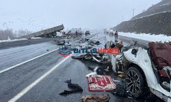 Bitlis-Van Yolunda Feci Kaza: 2 Ölü, 3'ü ağır 5 Yaralı