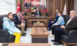 Bitlis'te dereceye giren öğrencilerden İl Milli Eğitim Müdürü Kaya'ya ziyaret