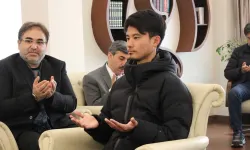 Dinlenmek İçin Camiye Giren Turist Müslüman Oldu