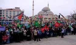 Van’da Mevlid-i Nebi Coşkusu: Binlerce Kişi Meydanda