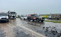 Koyun yüklü kamyonet ile otomobil çarpıştı: 2 ölü, 3 ağır yaralı