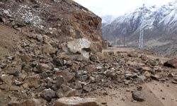 Yoğun Kar ve Yağış Sonrası Heyelan Meydana Geldi: Ulaşım Kapandı