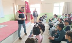 Adilcevaz’da öğrencilere gıda, hijyen ve israf bilinci eğitimi verildi