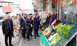 Bitlis Valisi Karakaya, Adilcevaz’da esnaf ve vatandaşlarla buluştu