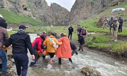 Van’da Dağda Mahsur Kalan Vatandaş Kurtarıldı