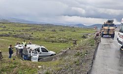 Van’da Kamyonet Şarampole Yuvarlandı: 5 Yaralı