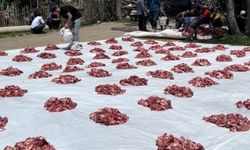 100 Yıllık Bayram Geleneği: 140 Kurban Kesildi, Etler Eşit Dağıtıldı