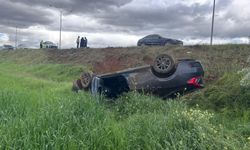 Takla Atan Otomobil Şarampole Devrildi: 4 Yaralı