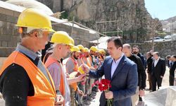 Bitlis Valisi Karakaya’dan 1 Mayıs’ta İşçilere Ziyaret