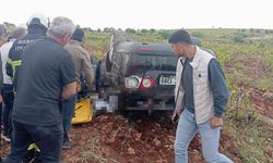Takla atan otomobilde bulunan şahıs öldü: 2 yaralı