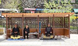 Bitlis Belediyesi'nden Emektar Ayakkabı Boyacılarına Yeni Yer