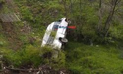 Bitlis'te öğrencileri taşıyan minibüs şarampole devrildi: 7 yaralı