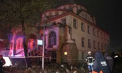 Yıldırım Faciası Ucuz Atlatıldı: Cami Minaresi Yıkıldı