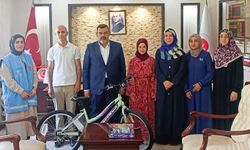 12 Yaşındaki Hafız Rukiye Hümeyra'ya Bisiklet Sürprizi