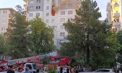 Diyarbakır'da 9 Katlı Binada Yangın Paniği