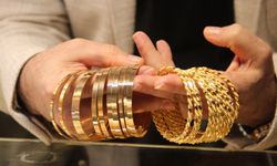 Altındaki bekleyiş piyasaları vurdu! Konut ve otomobil satışları durdu
