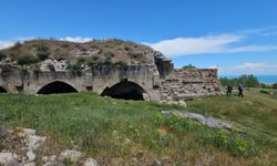 Bitlis’in Tarihi Hanı Zamanla Yok Oluyor