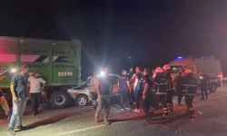 Feci Kaza: Traktör ile Otomobil Çarpıştı, 1 Ölü, 1 Ağır Yaralı