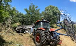 Bingöl'de kaza: Otomobil traktöre çarptı, 1 ağır yaralı