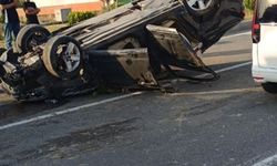 Diyarbakır'da otomobil takla attı: 3 yaralı