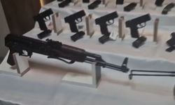 Durdurulan araçta cephanelik çıktı: 19 silah ele geçirildi