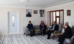 Adilcevaz Kaymakamı Özçelik'ten Şehit Ailesine Ziyaret