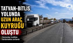 Tatvan-Bitlis Yolunda Uzun Araç Kuyruğu Oluştu