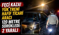 Feci Kaza! Yük Treni Hafif Ticari Aracı 120 Metre Sürükledi: 2 Yaralı
