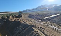 Süphan Dağı'nda Dağcılara Ulaşım Kolaylığı: 2 Bin 900 Rakıma Kadar Yol Açıldı