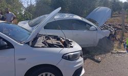 Adıyaman'da otomobiller çarpıştı: 3 yaralı