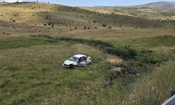 Bingöl'de otomobil araziye uçtu: 1'i bebek 3 yaralı