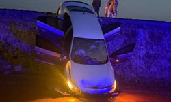Bingöl'de otomobil yol çalışması alanına düştü: 2 yaralı