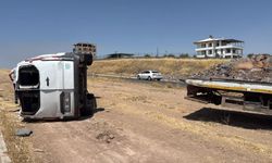 Engellileri taşıyan minibüs ile otomobil çarpıştı: 19 yaralı