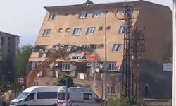 Güroymak’ta yıkımı gerçekleştirilen binanın yerine hükümet konağı mı yapılacak?