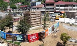 Bitlis'te tarihi dokuya uygun saat kulesi yapılıyor
