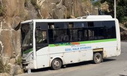 Bitlis’te kontrolden çıkan yolcu otobüsü kale duvarına çarptı: Yaralılar var