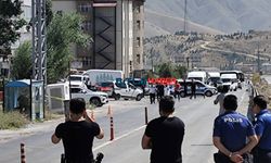 Bitlis’te otobüs durağına bırakılan şüpheli paket patlatıldı