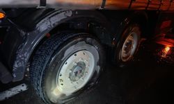 Van'da seyir halindeki tırın lastikleri alev aldı
