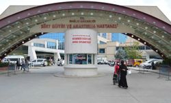 Siirt’te hastane önünde silahlı saldırı iddiası: Vurulan kişi araçla götürüldü